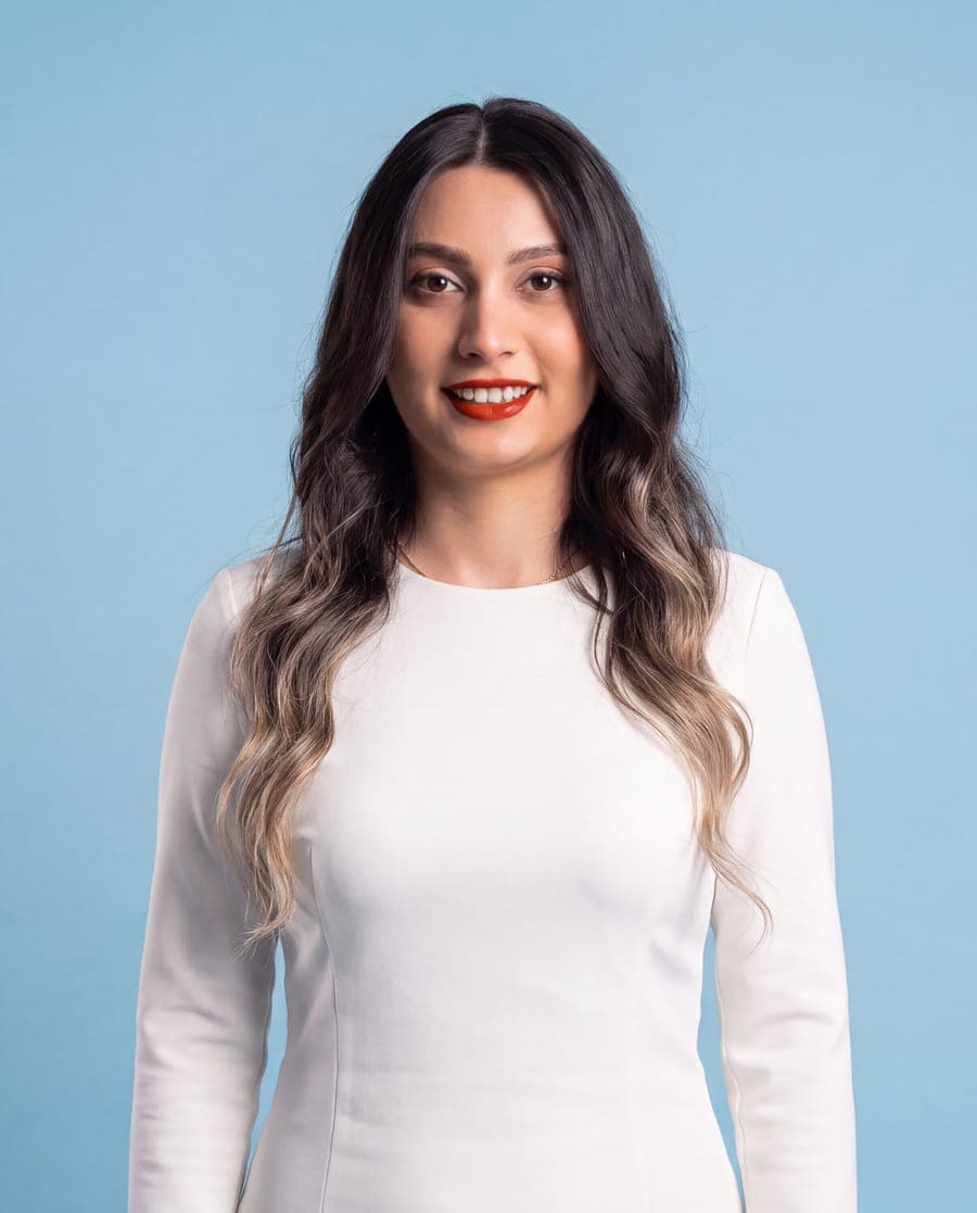 Kader Kaya, İdari Asistan